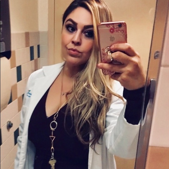 Meet your Posher, Diana - Picture 2 of 2